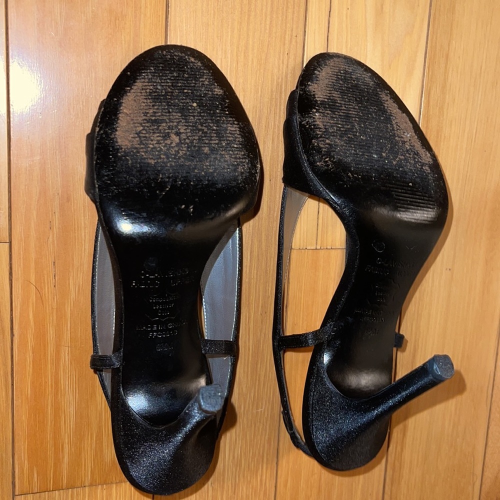 Nine West satin heels size 6.5 M. Color: black - Picture 5 of 5